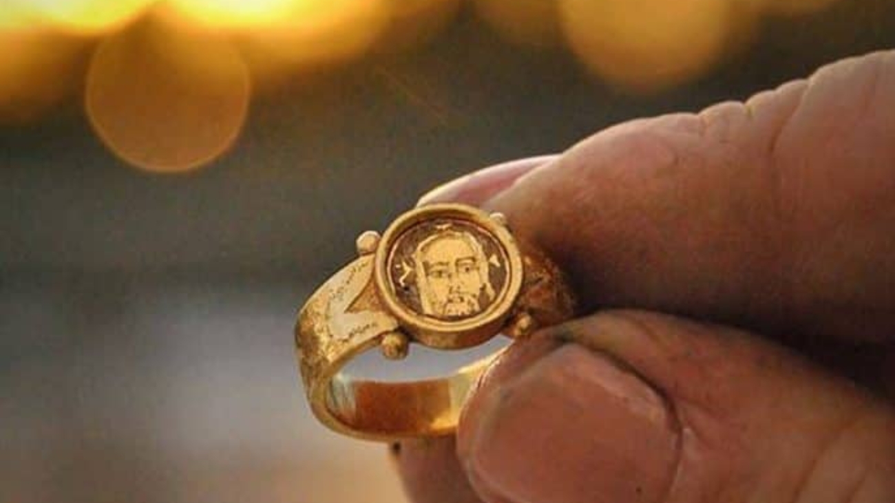 anel-de-ouro-687x1024