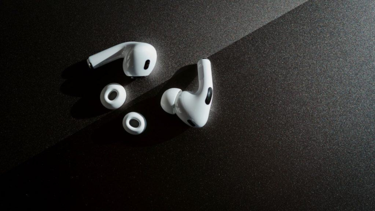 airpods-pro-2-1024x575
