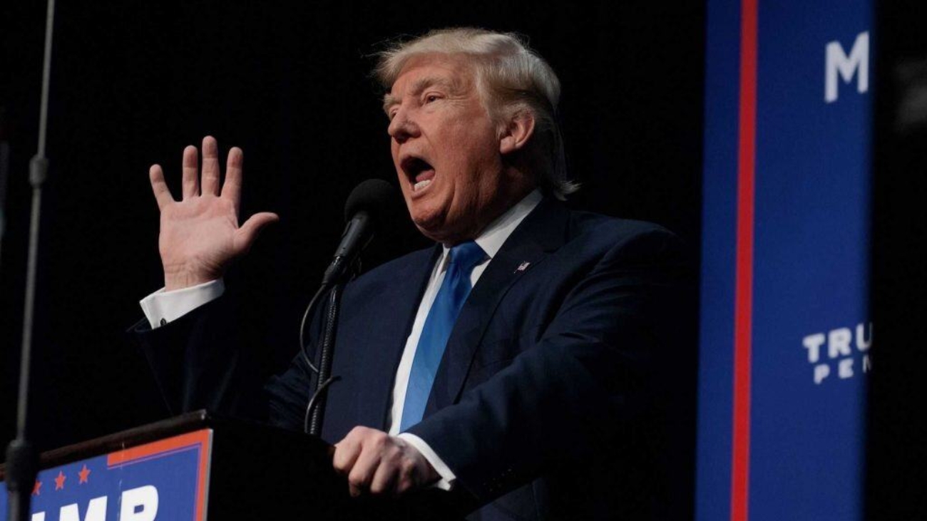 trump-no-palanque-1-e1738608404623-1024x577